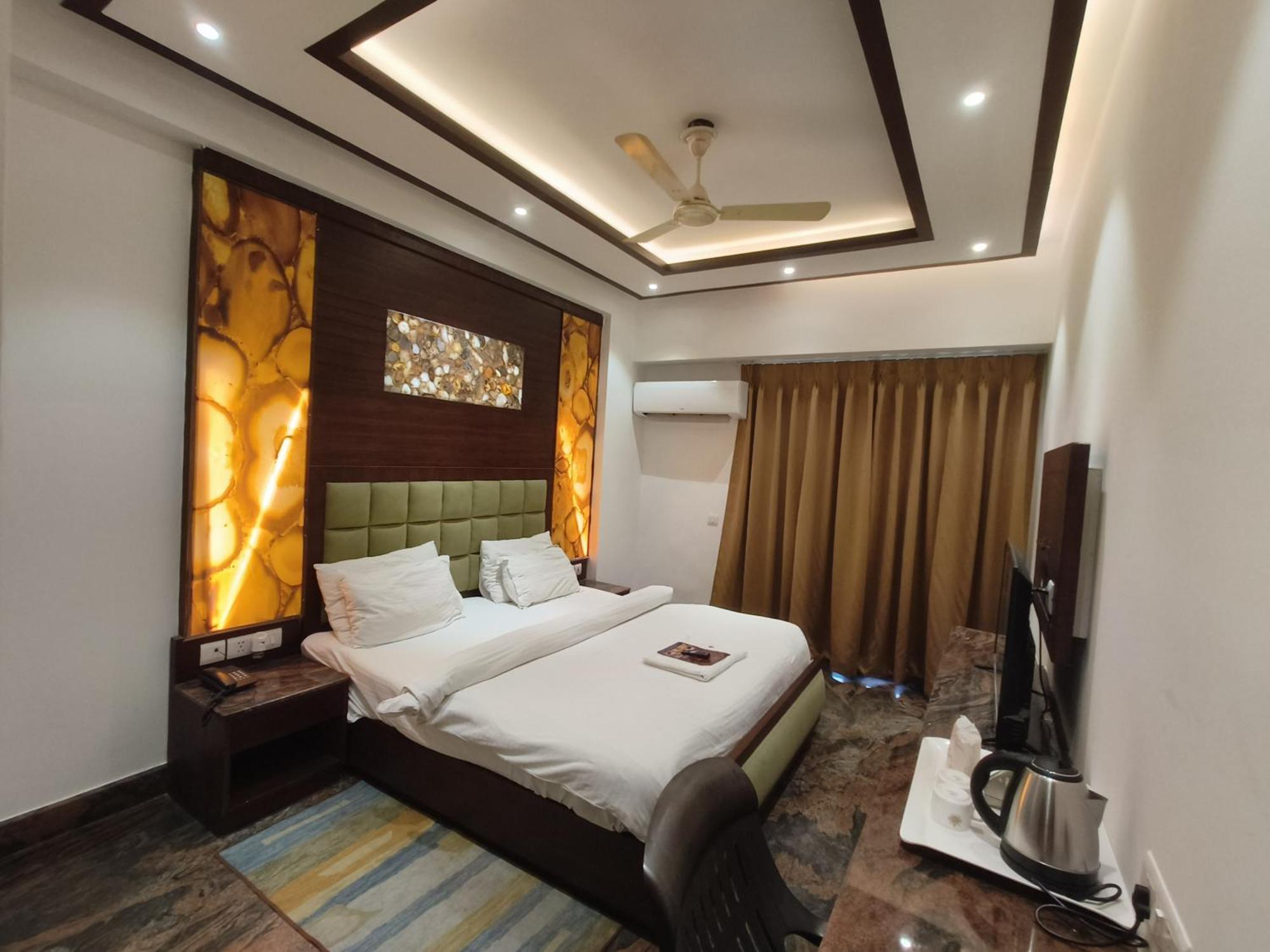 Jjk Rukmini Vilas Hotel & Banquet مظفربور المظهر الخارجي الصورة