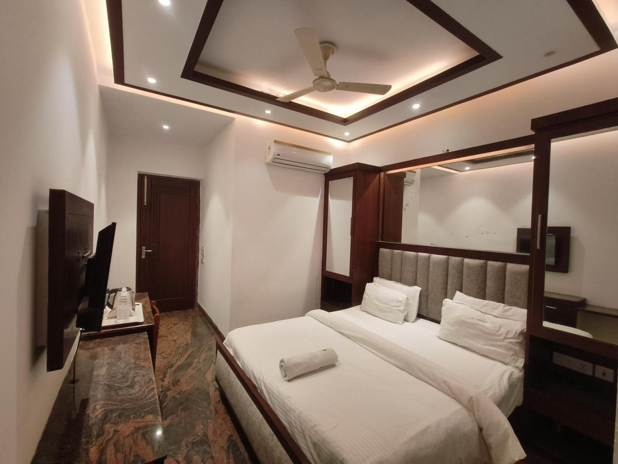 Jjk Rukmini Vilas Hotel & Banquet مظفربور المظهر الخارجي الصورة