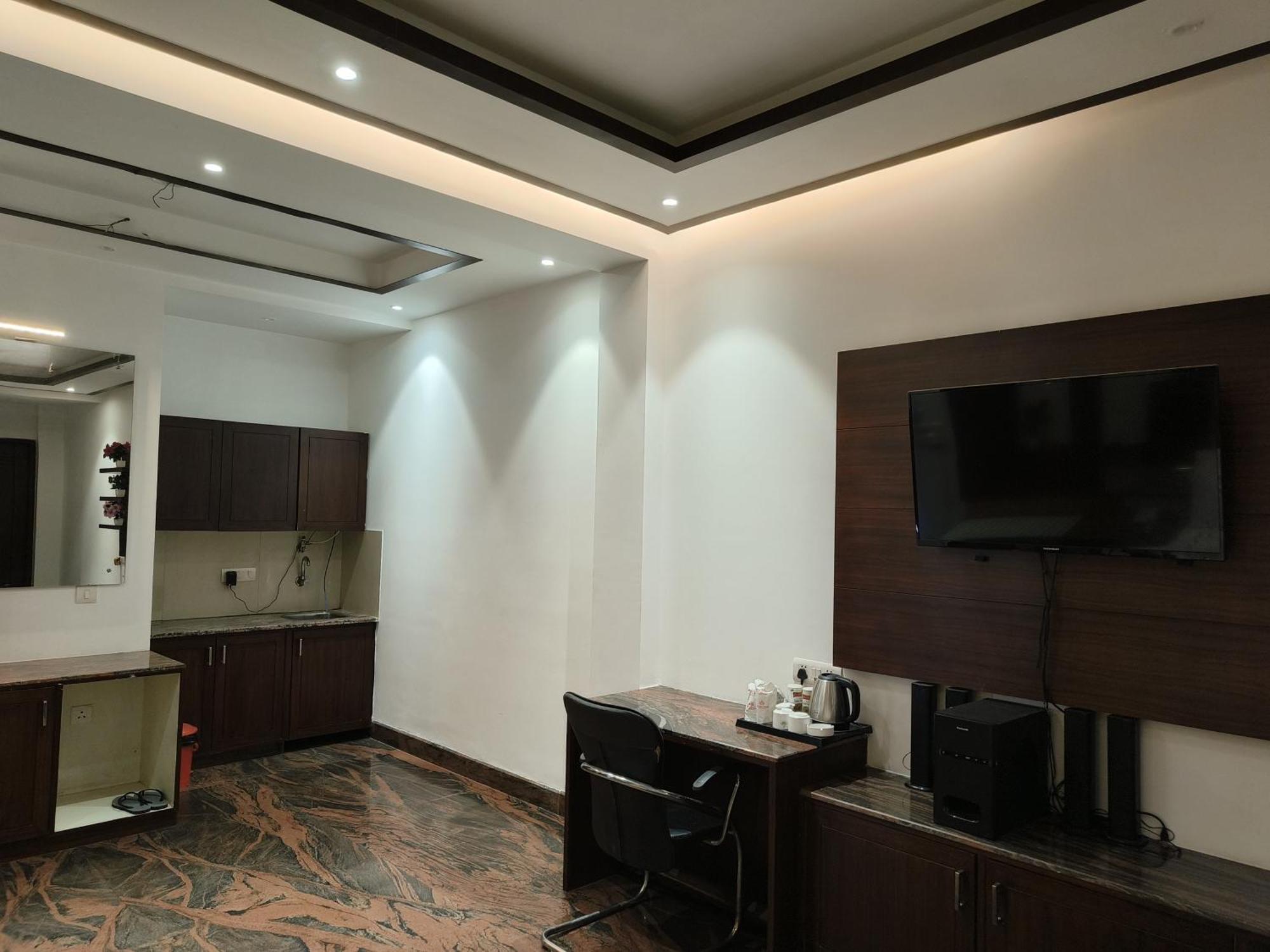 Jjk Rukmini Vilas Hotel & Banquet مظفربور المظهر الخارجي الصورة