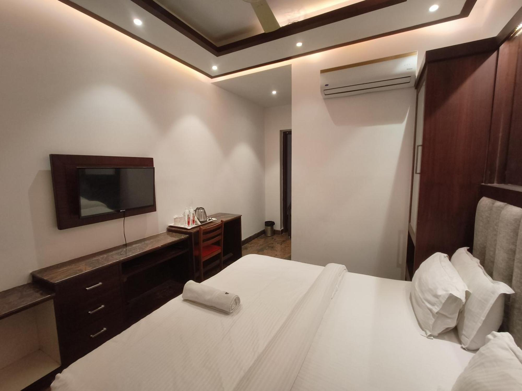 Jjk Rukmini Vilas Hotel & Banquet مظفربور المظهر الخارجي الصورة