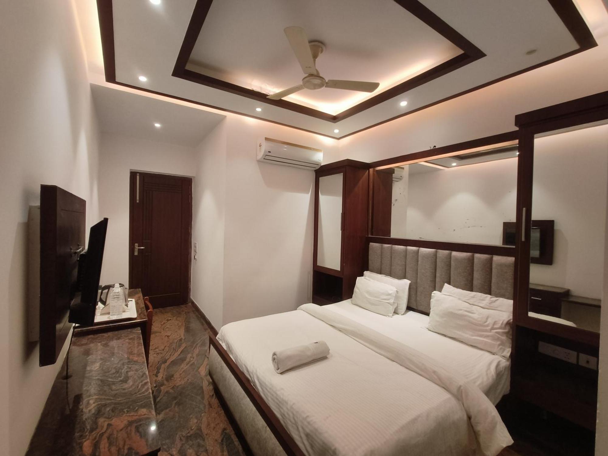 Jjk Rukmini Vilas Hotel & Banquet مظفربور المظهر الخارجي الصورة