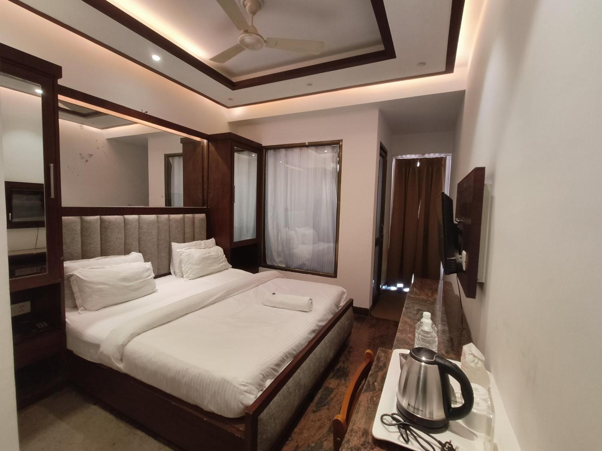 Jjk Rukmini Vilas Hotel & Banquet مظفربور المظهر الخارجي الصورة