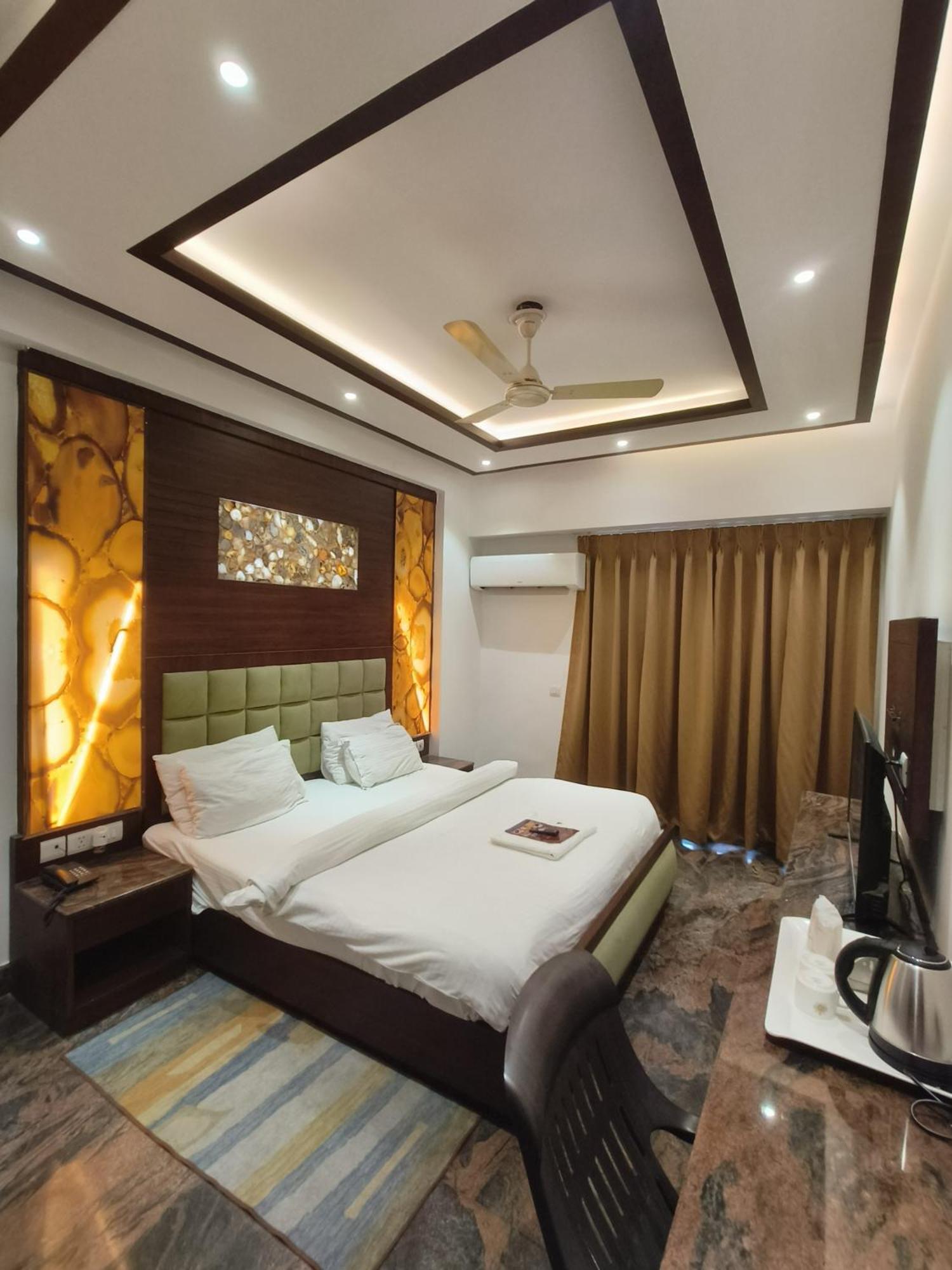 Jjk Rukmini Vilas Hotel & Banquet مظفربور المظهر الخارجي الصورة