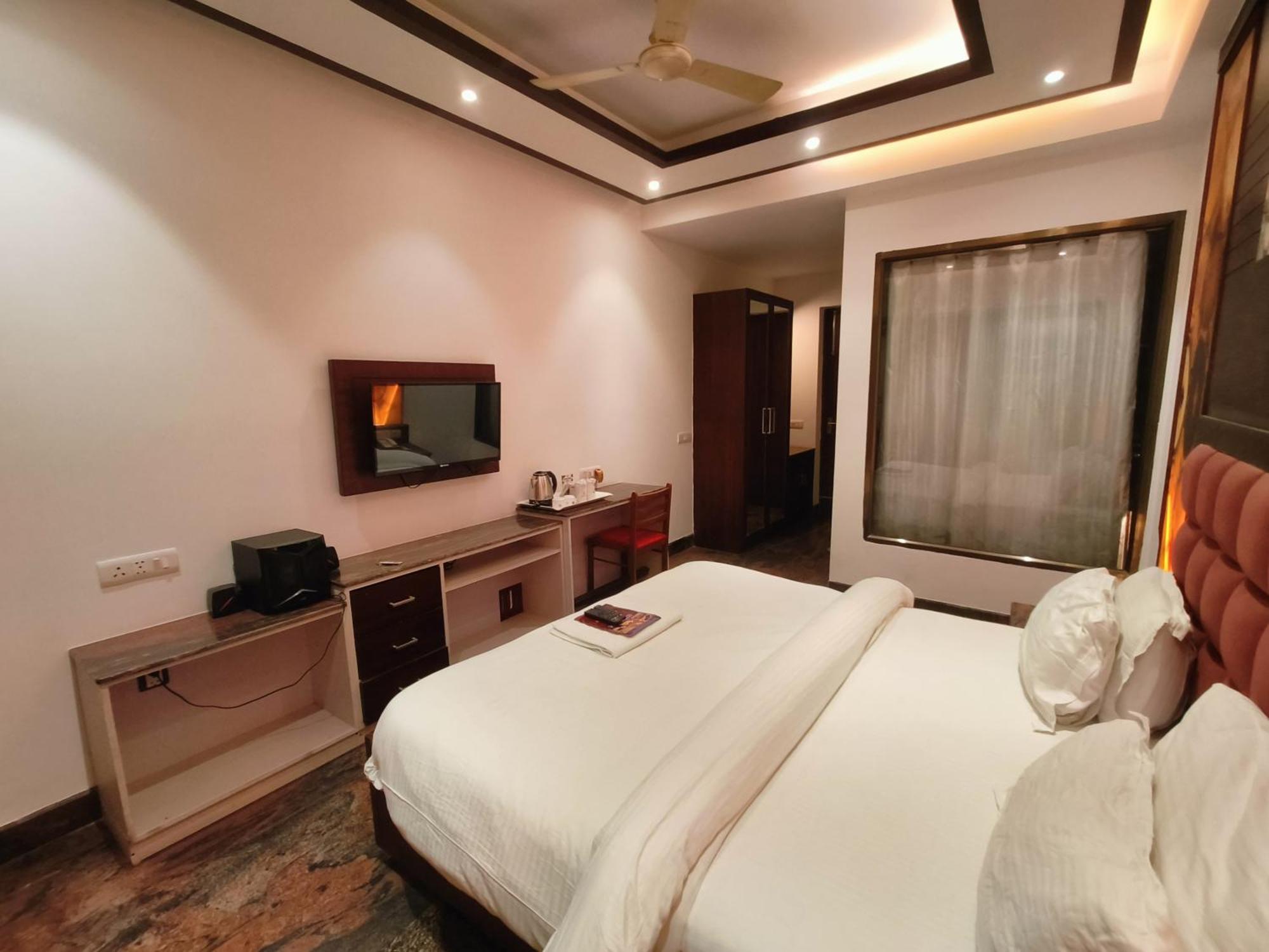 Jjk Rukmini Vilas Hotel & Banquet مظفربور المظهر الخارجي الصورة