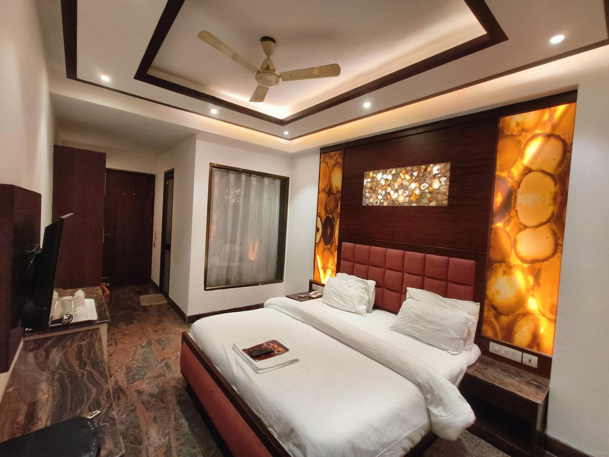 Jjk Rukmini Vilas Hotel & Banquet مظفربور المظهر الخارجي الصورة