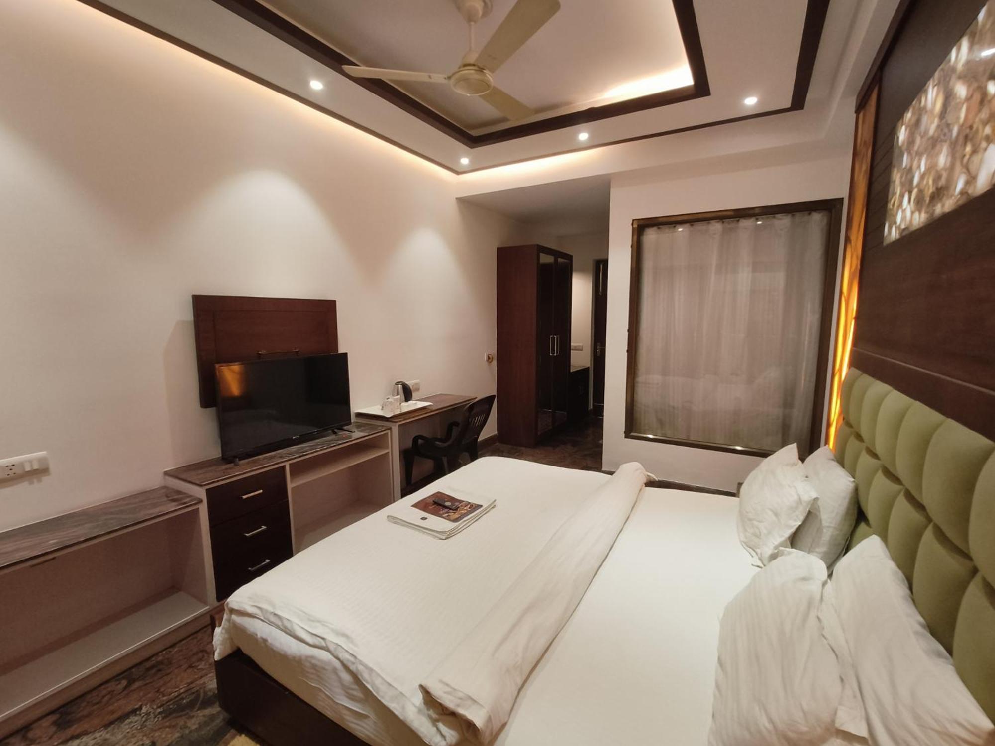 Jjk Rukmini Vilas Hotel & Banquet مظفربور المظهر الخارجي الصورة