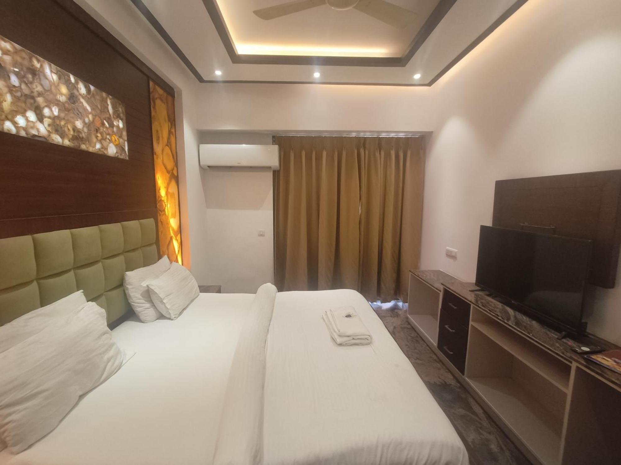 Jjk Rukmini Vilas Hotel & Banquet مظفربور المظهر الخارجي الصورة