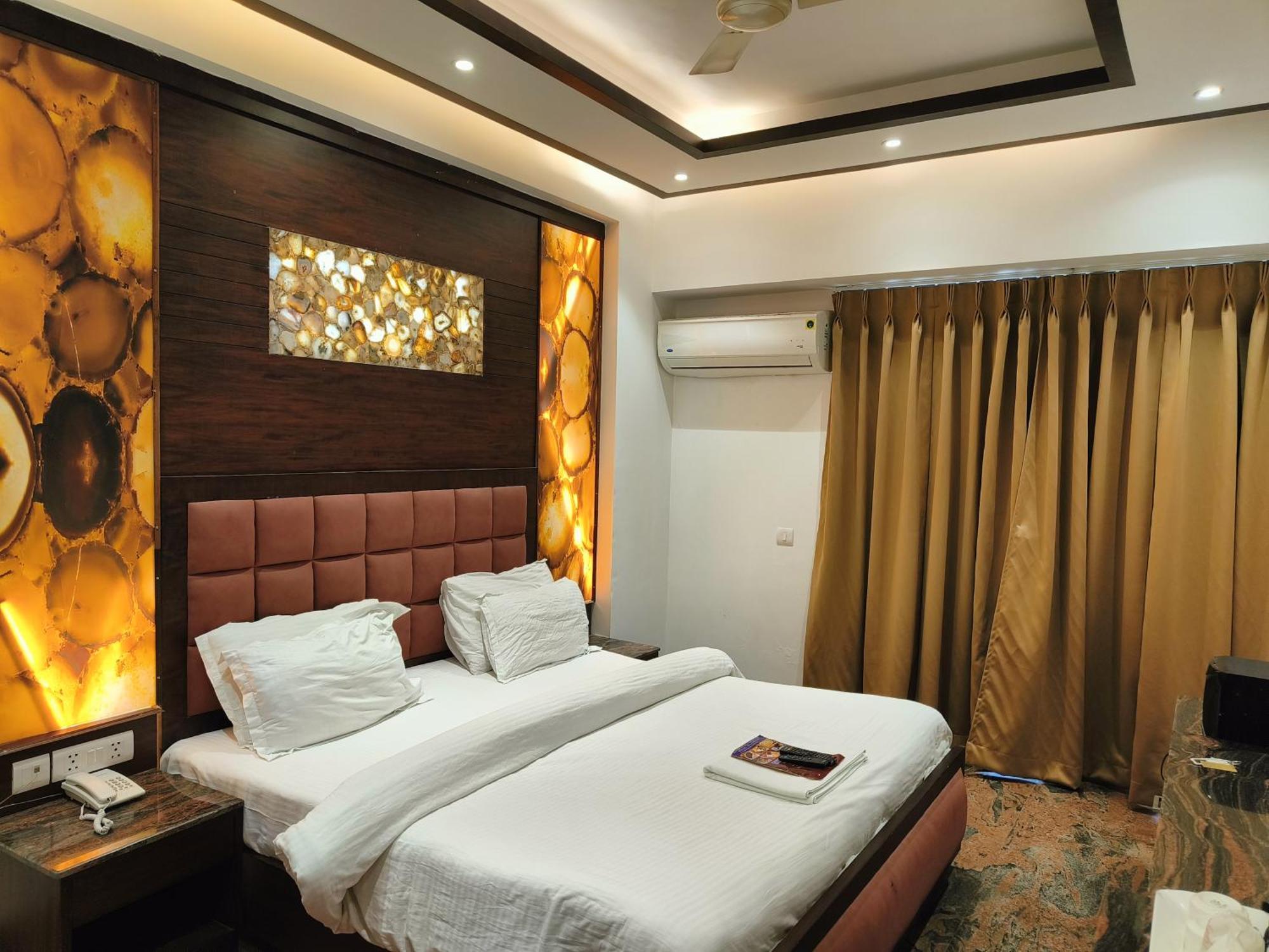 Jjk Rukmini Vilas Hotel & Banquet مظفربور المظهر الخارجي الصورة