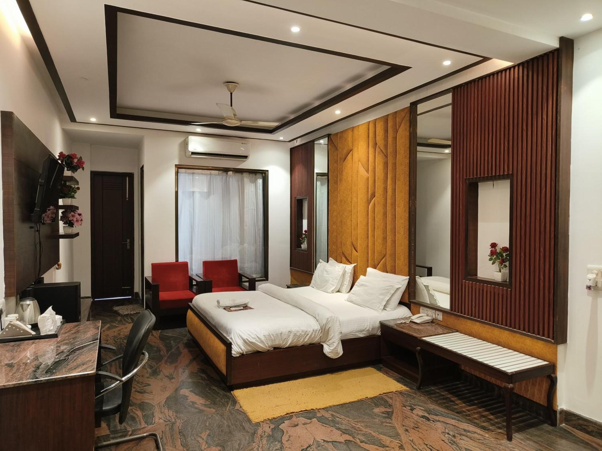 Jjk Rukmini Vilas Hotel & Banquet مظفربور المظهر الخارجي الصورة