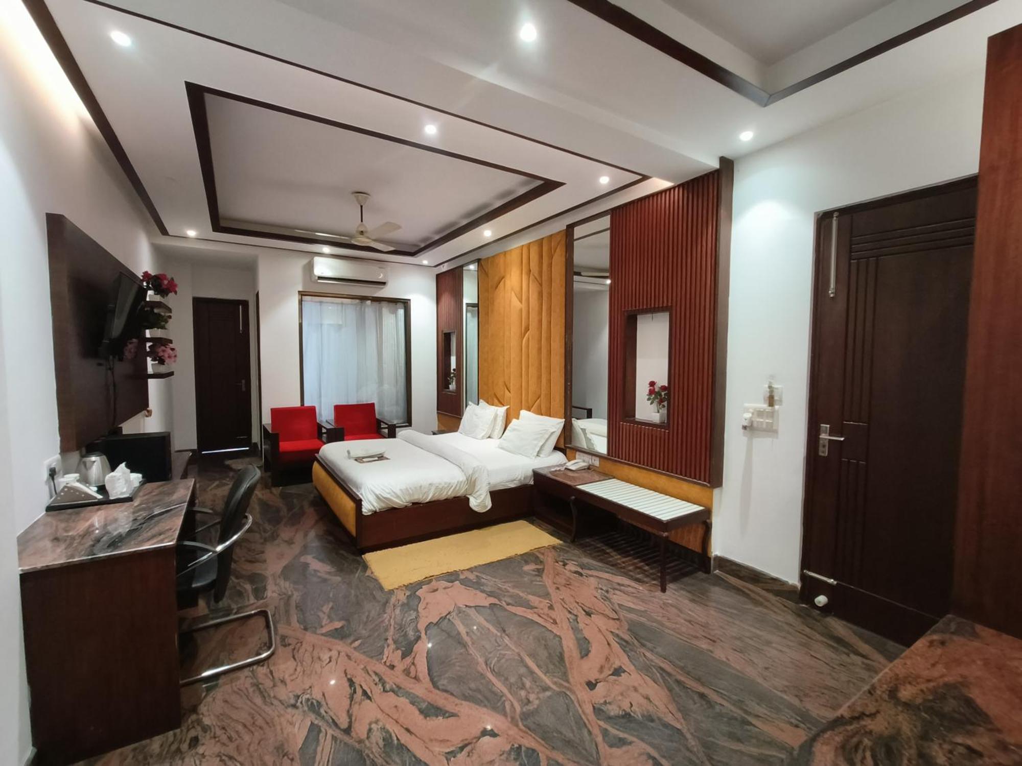 Jjk Rukmini Vilas Hotel & Banquet مظفربور المظهر الخارجي الصورة