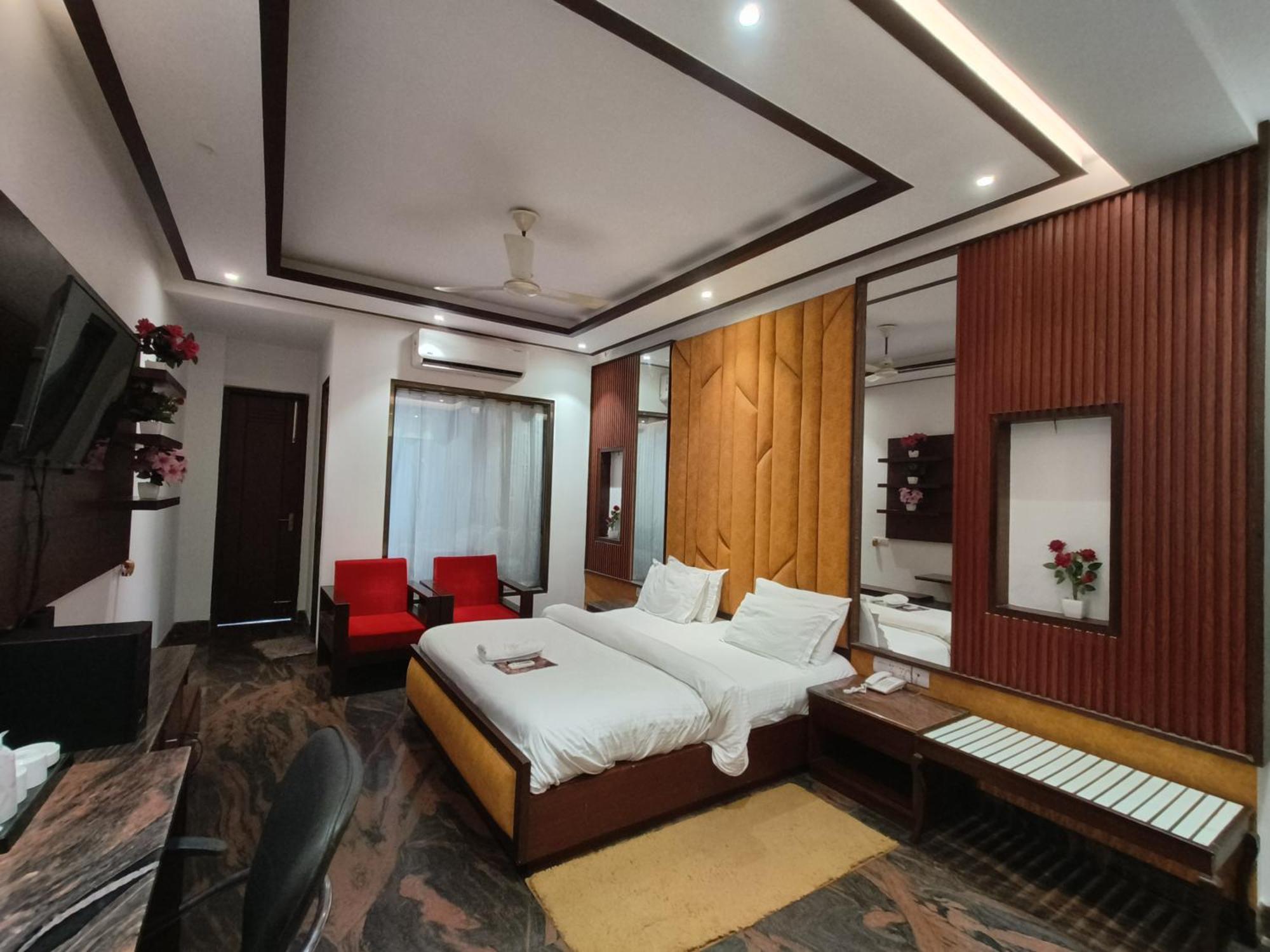 Jjk Rukmini Vilas Hotel & Banquet مظفربور المظهر الخارجي الصورة