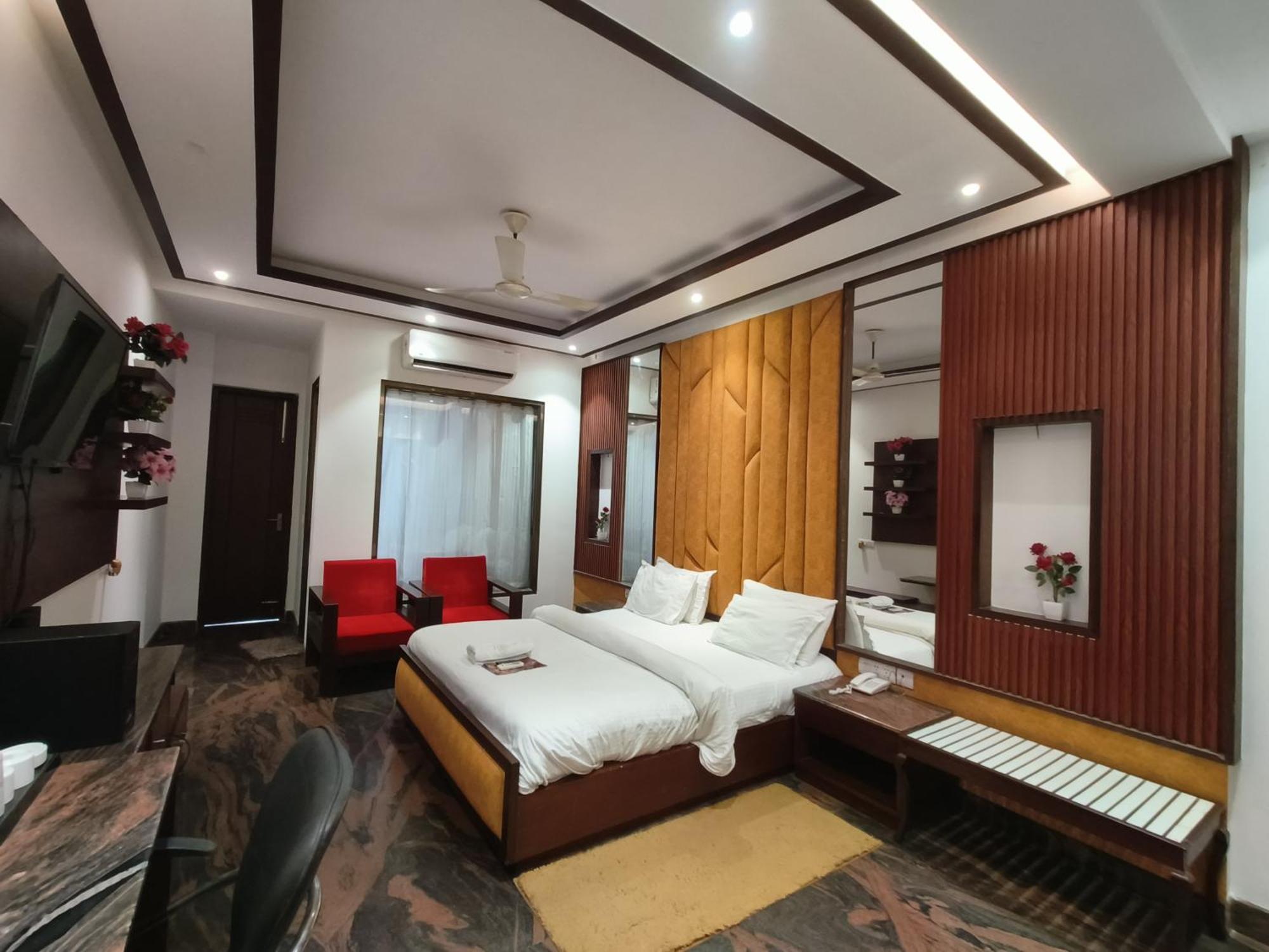 Jjk Rukmini Vilas Hotel & Banquet مظفربور المظهر الخارجي الصورة