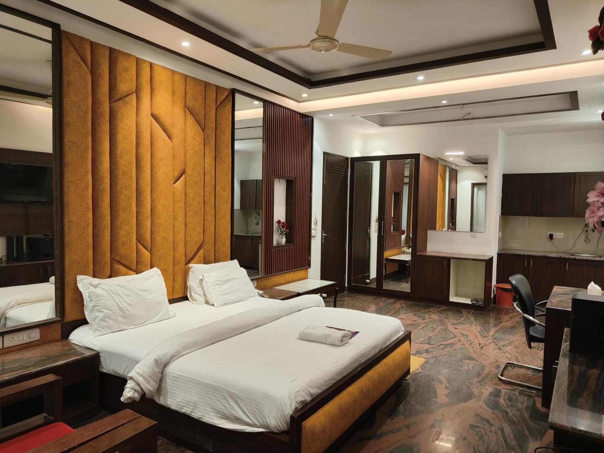 Jjk Rukmini Vilas Hotel & Banquet مظفربور المظهر الخارجي الصورة