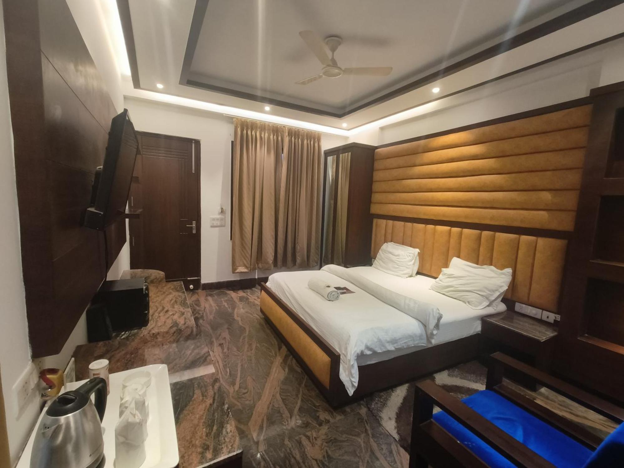 Jjk Rukmini Vilas Hotel & Banquet مظفربور المظهر الخارجي الصورة